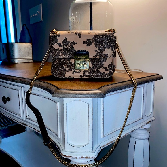 Michael Kors Handbags - MK Crossbody